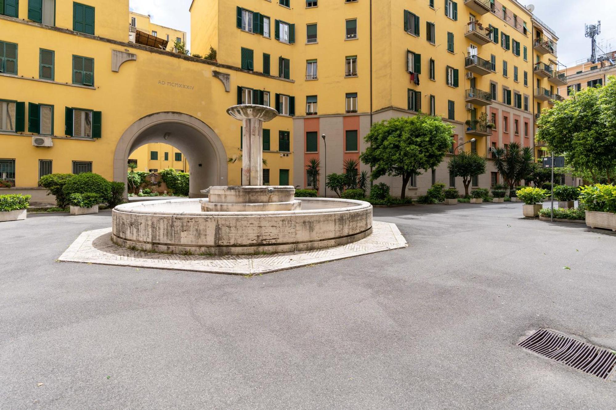 Amazing Apartment Near To Colosseo And Subway Roma Exterior foto